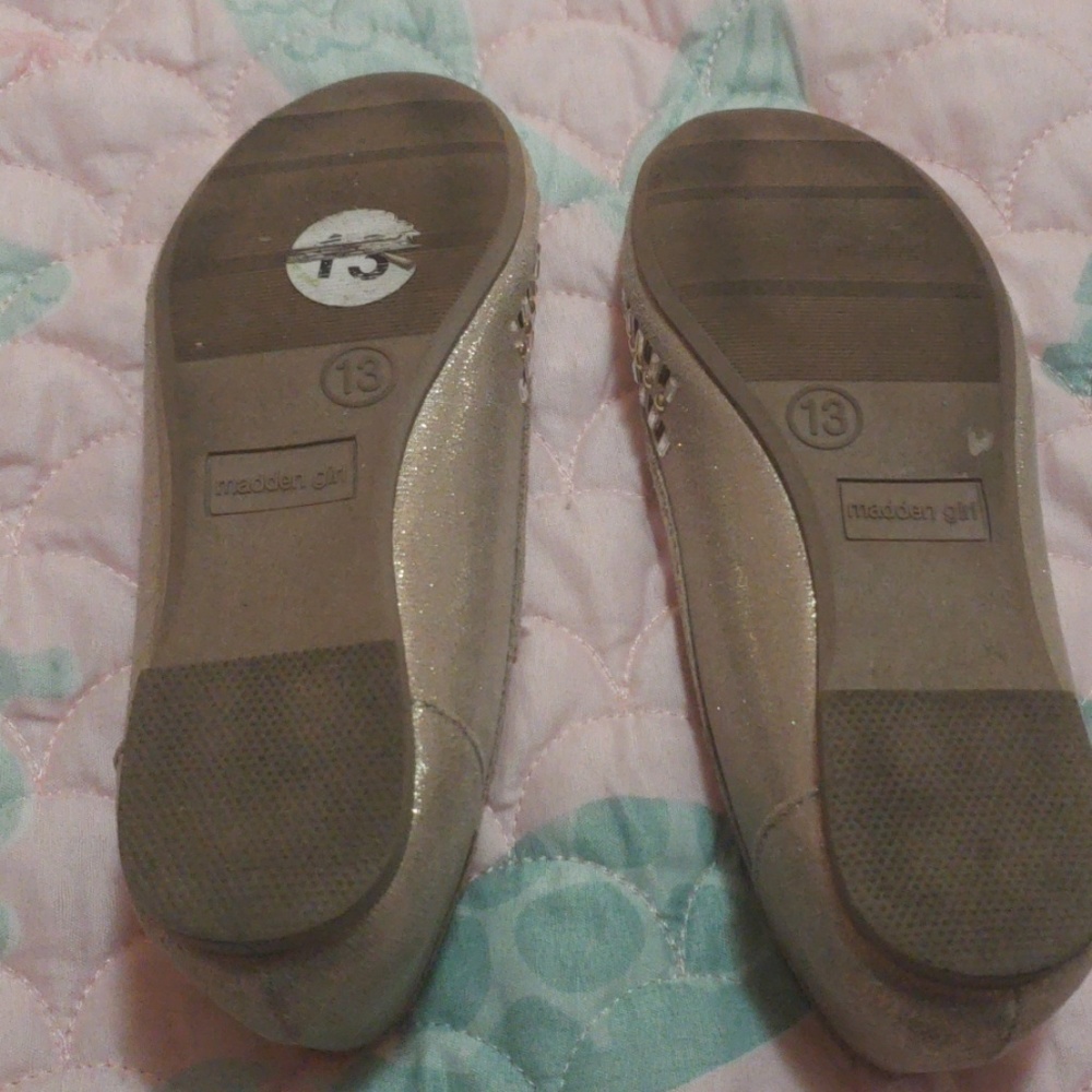 shoes - Picture 2 of 2